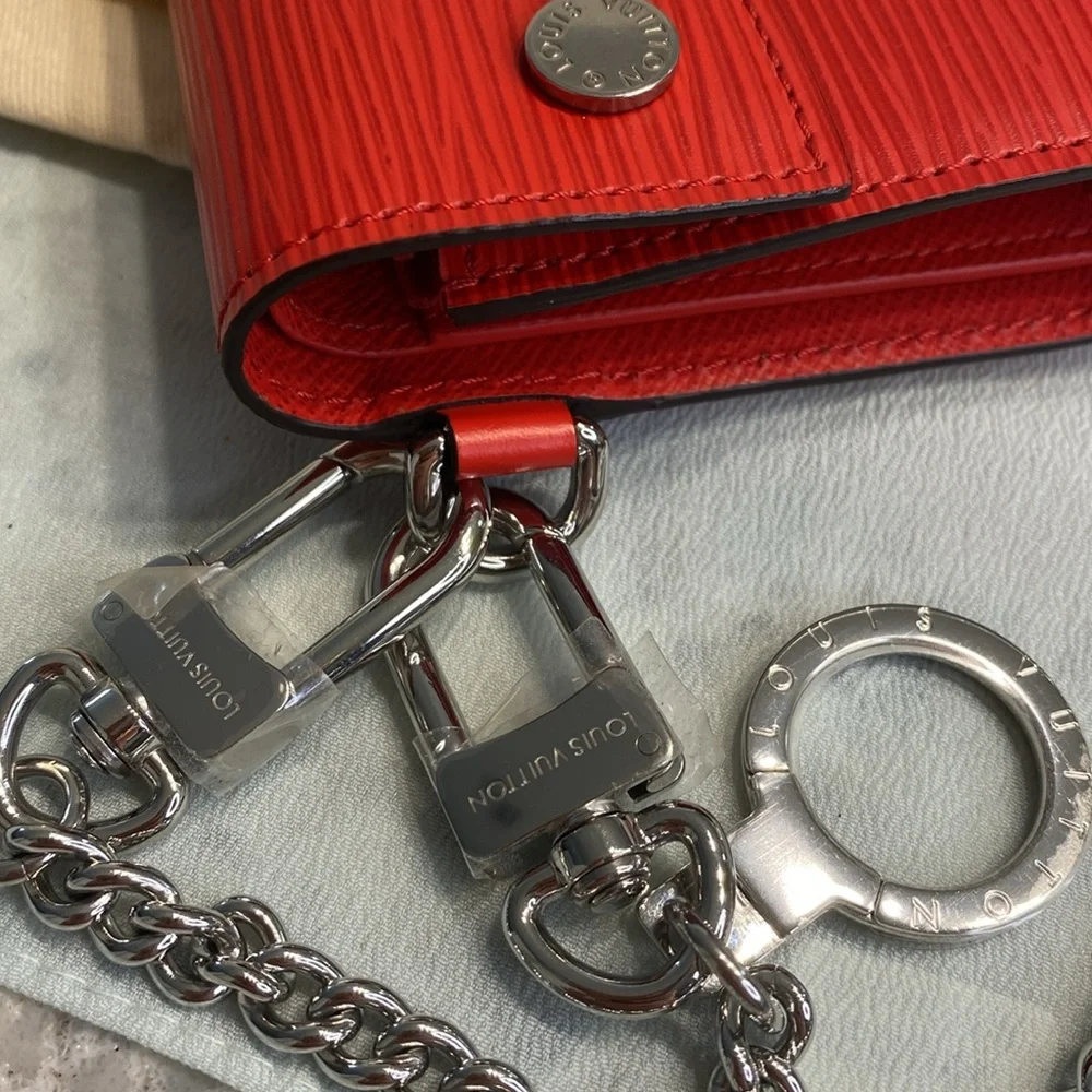 Louis Vuitton Supreme Red Epi Leather Pochette Jour GM Portfolio **HP** - Picture 5 of 14